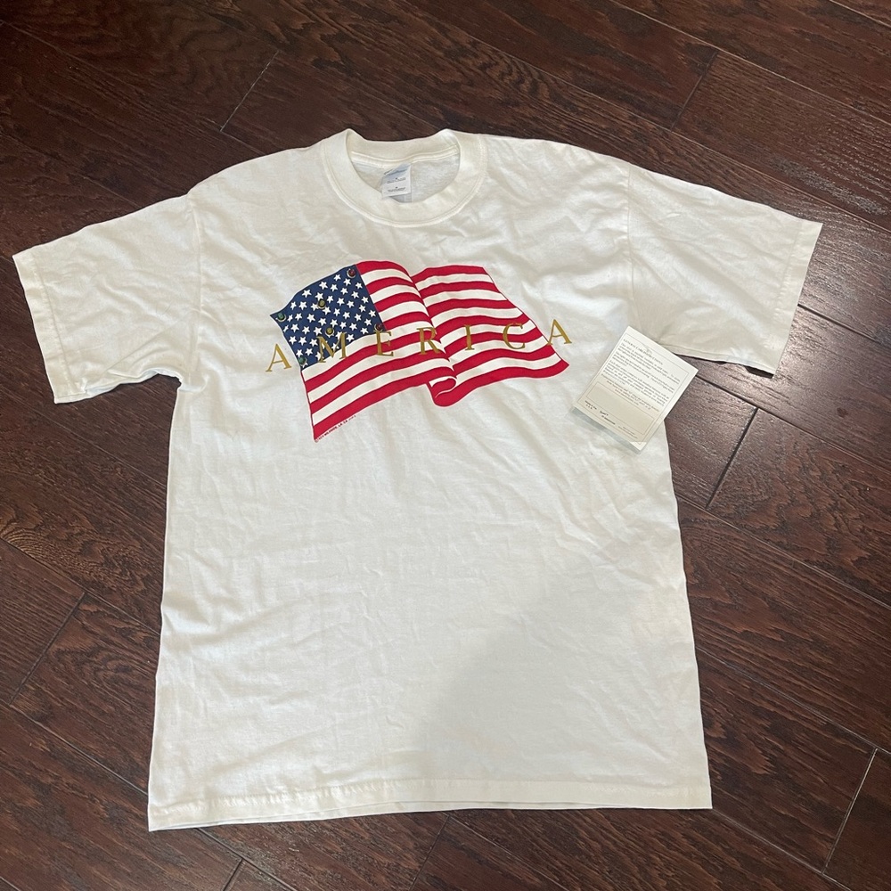 80s 90s American Flag Shirt Size Medium Light Up T-Shirts Made In USA vintage